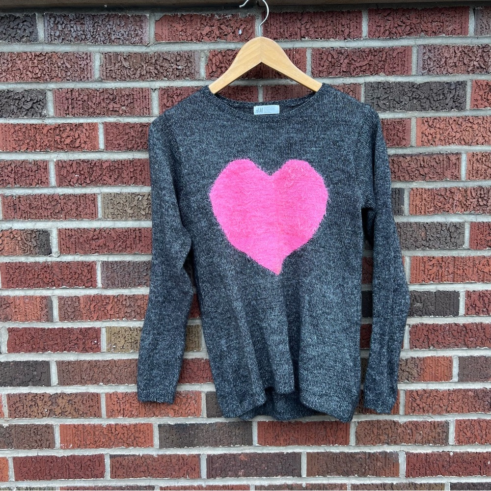 H&M Marled Gray and Pink Heart Eyelash Knit Pullover Sweater